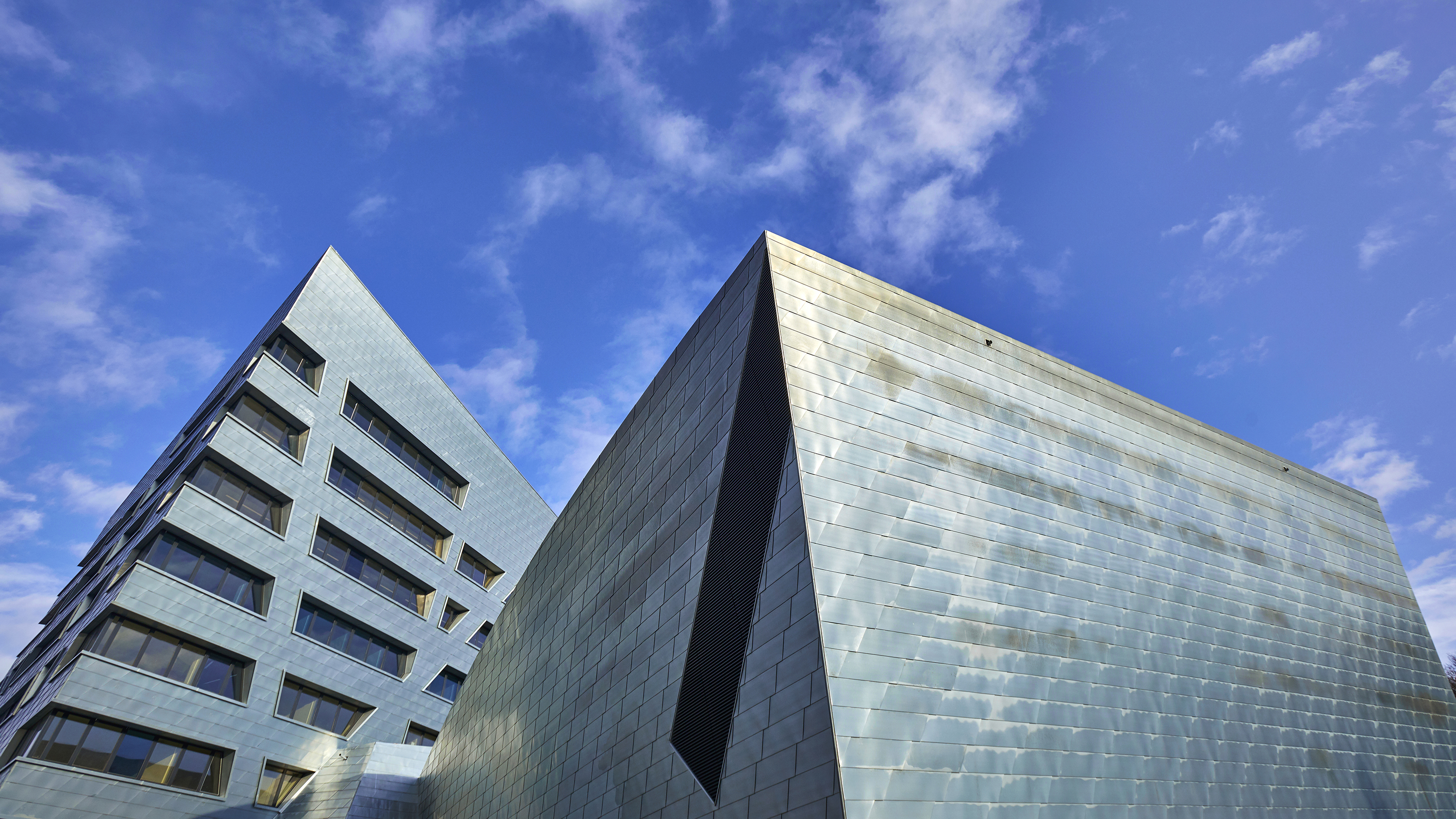 Das neue Zentralgebäude der Leuphana Universität (Foto: Leuphana) image
