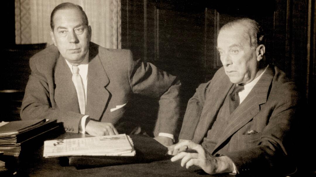 Zwei Gründer des Stifterverbandes: Ernst H. Vits (l.) und Richard Merton 1953 in Wiesbaden. (Foto: Stifterverband) image