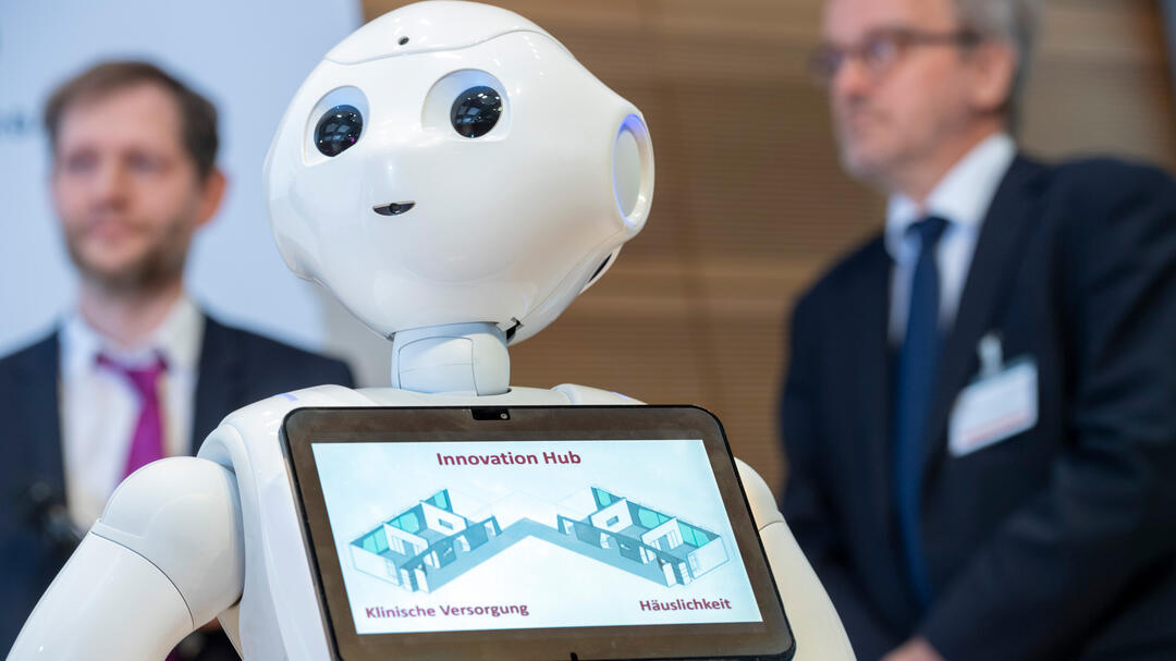 Der humanoide Roboter Thea (Foto: David Ausserhofer) Der humanoide Roboter Thea (Foto: David Ausserhofer)